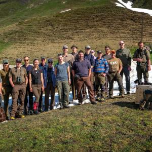 Bei der Auswilderungsaktion haben uns die Tierpfleger des Natur- und Tierparks Goldau, die Wildhut Obwaldens, die lokale Jägerschaft und die Sportbahnen Melchsee-Frutt unterstützt (c) Marco Leisi